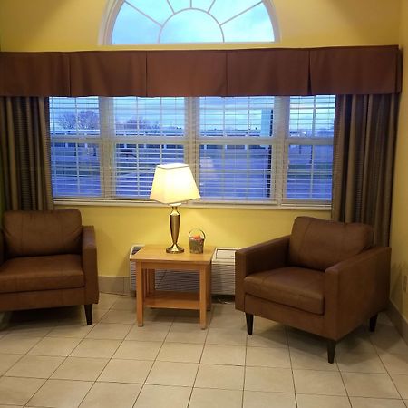 Microtel Inn & Suites By Wyndham Delphos Bagian luar foto