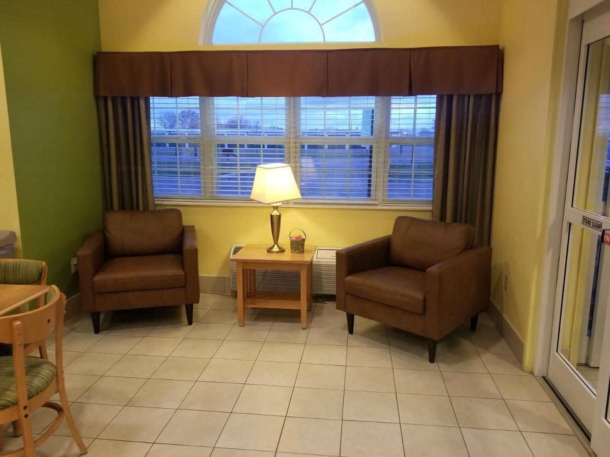 Microtel Inn & Suites By Wyndham Delphos Bagian luar foto